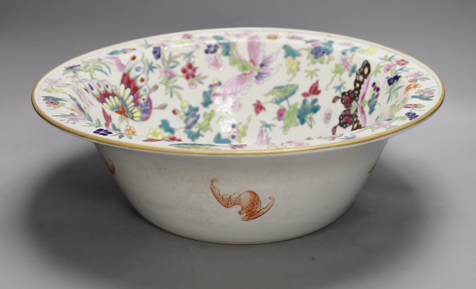 A Chinese famille rose basin, 41cm diameter